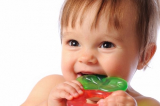 Режутся зубы: как помочь ребенку